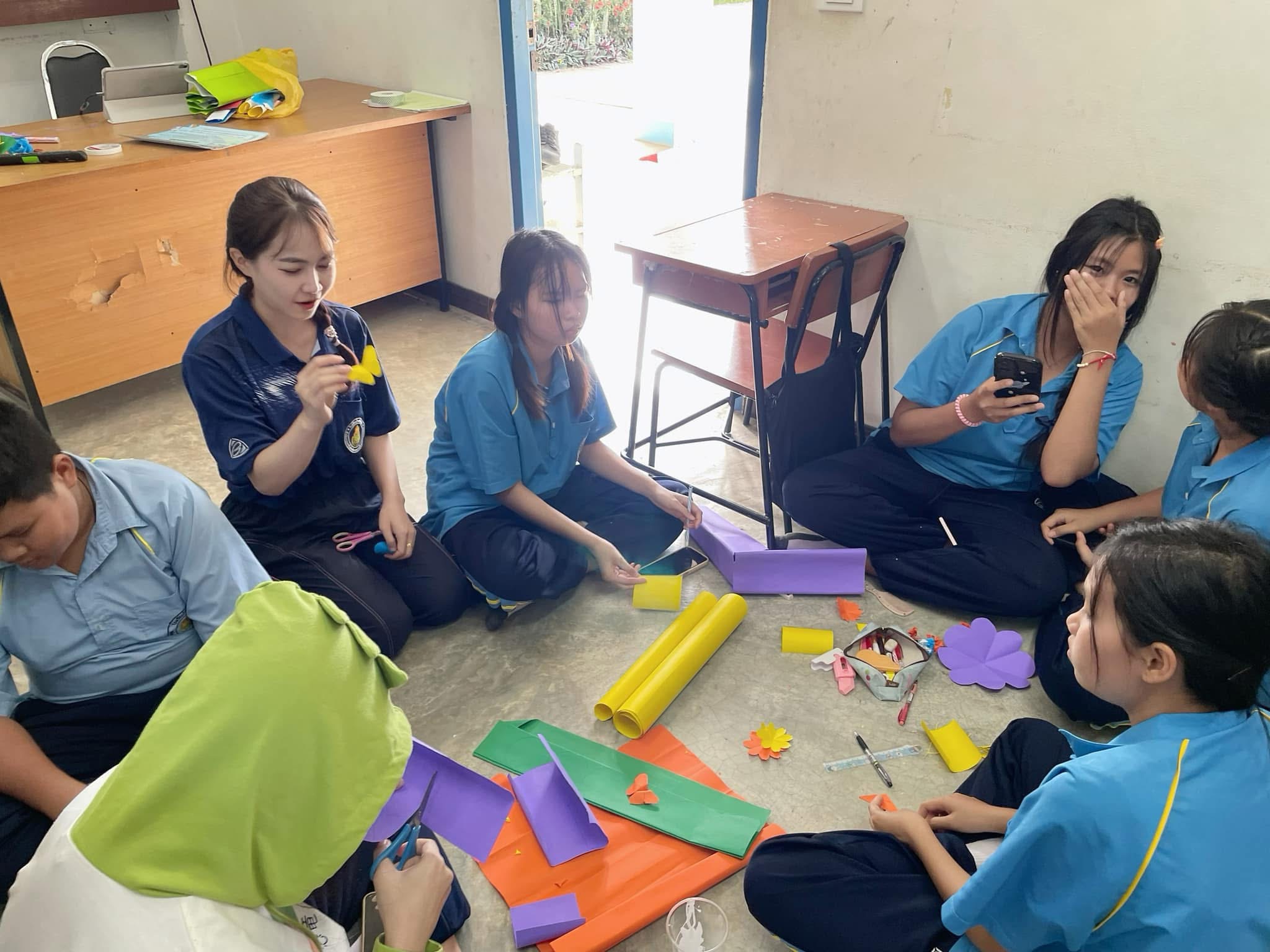 งานศิลปหัตถกรรมนักเรียน - รูปภาพ 32